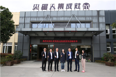 15554613224851063rlk.jpg 合影.jpg